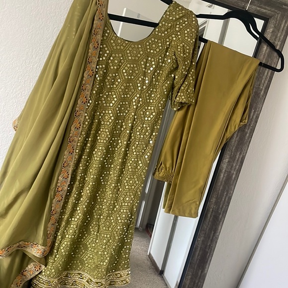 Sea green Indian suit color with pajami and amazing mirror work style on top - Picture 5 of 6